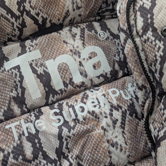 TNA Super Puff Snakeskin pattern - Picture 2 of 3